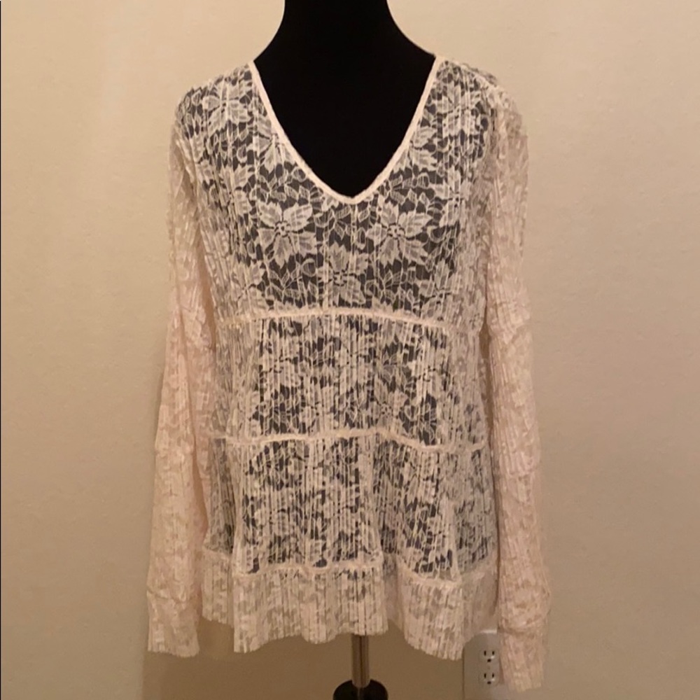 Chloe lace blouse NWT